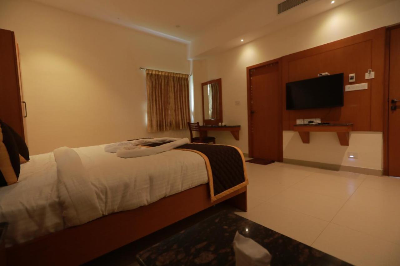 Hotel Ashok Palace Karūr エクステリア 写真