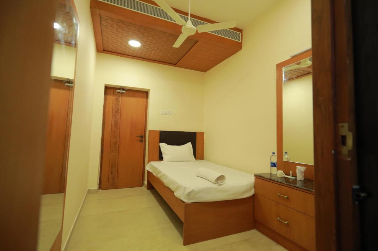Hotel Ashok Palace Karūr エクステリア 写真