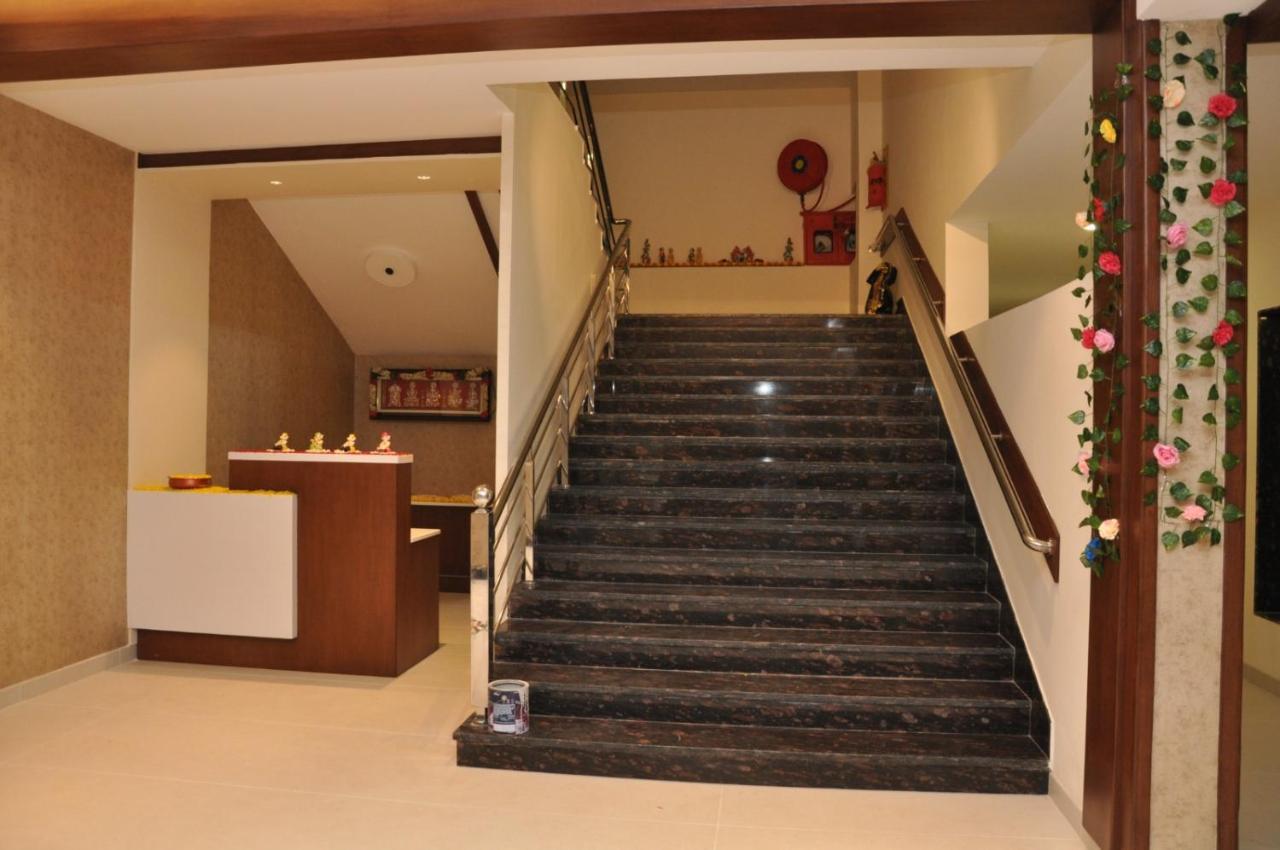 Hotel Ashok Palace Karūr エクステリア 写真