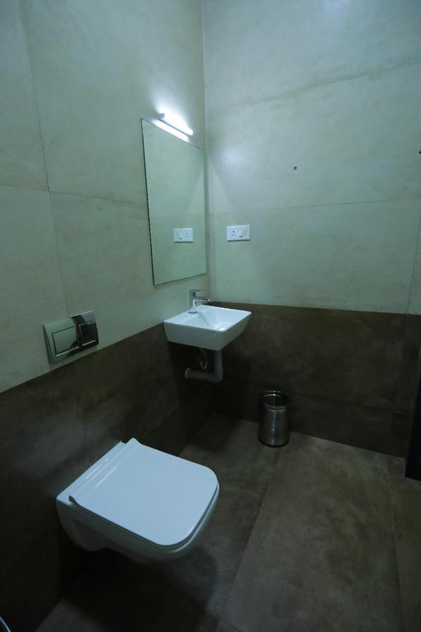 Hotel Ashok Palace Karūr エクステリア 写真